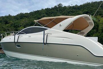 Explore a private yacht in Ubatuba