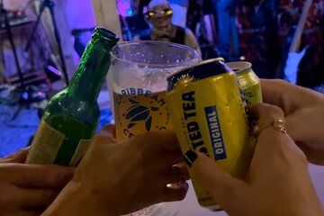 Haunted pub crawl with salsa dancing, karaoke and ghost stories