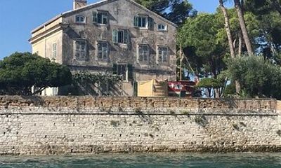 Private Cultural Walking and Boat Tour in Corfu Town Center